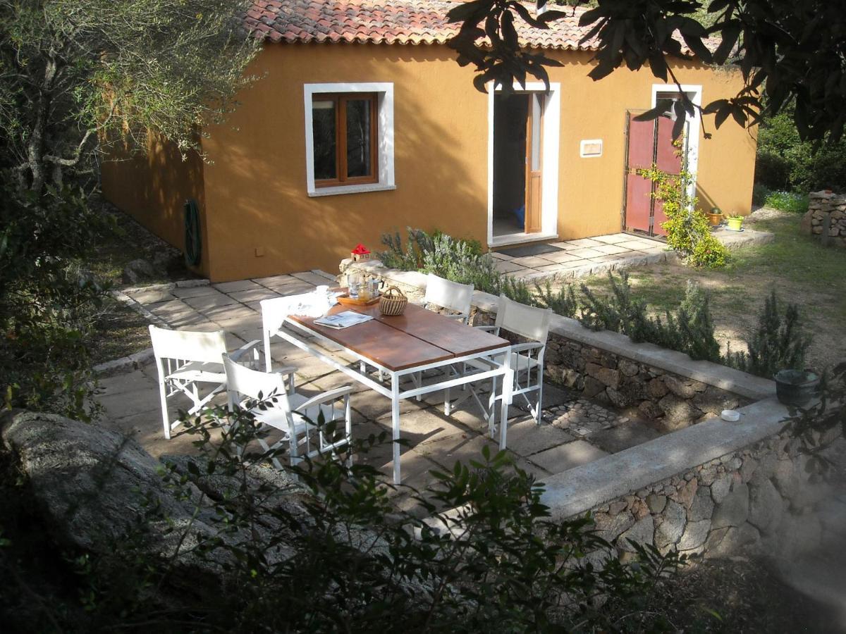 Villa Li Pireddi Aglientu Exterior foto