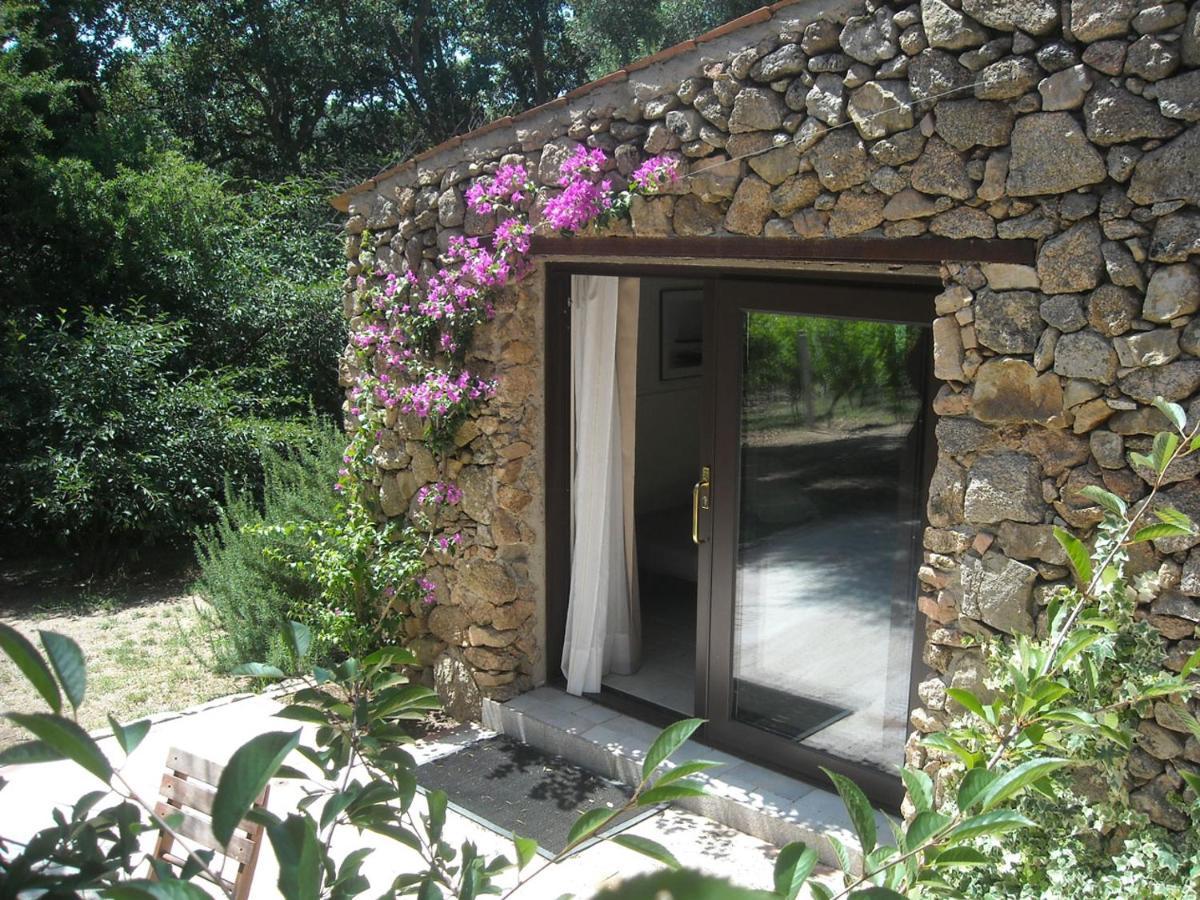 Villa Li Pireddi Aglientu Exterior foto